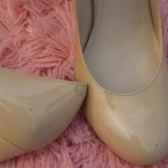 Vince Camuto heels - Picture 7 of 8